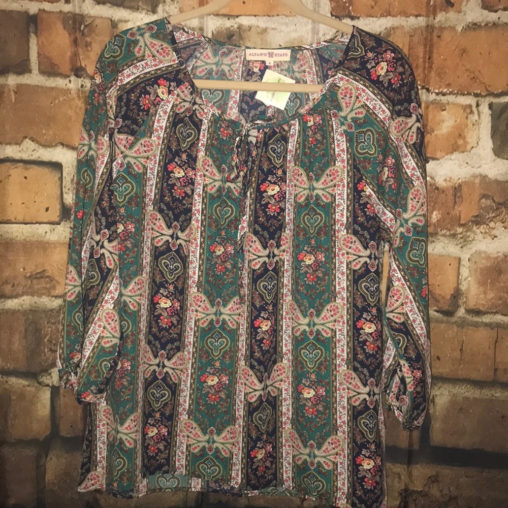 BNWT BOHO TOP FROM ALTER’D STATE FLORAL PRINT/ LG